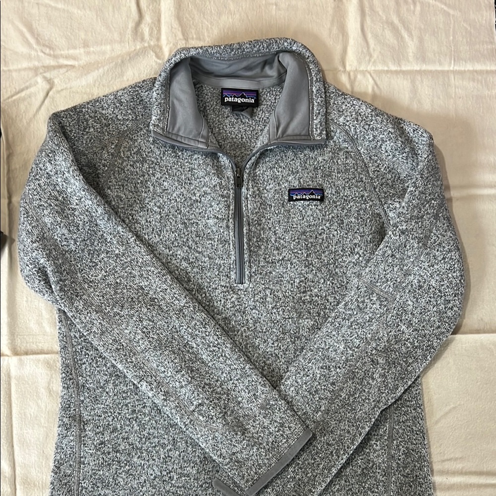 Patagonia womens Gray quarter zip